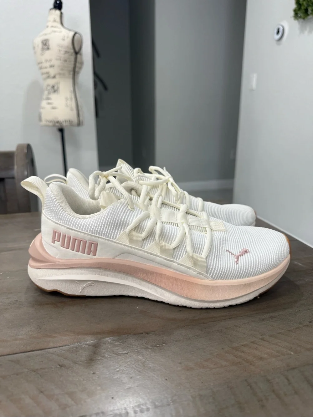 Puma Softride Women’s Sneakers White Pink Size 7 Running Walking Shoes